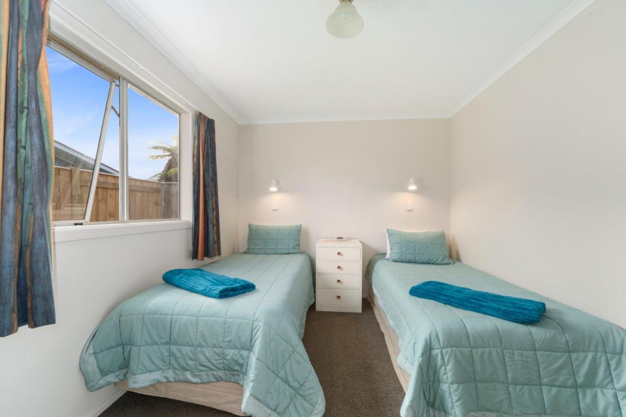 Rainbow Lake House - Lake Taupo Holiday Home Buitenkant foto