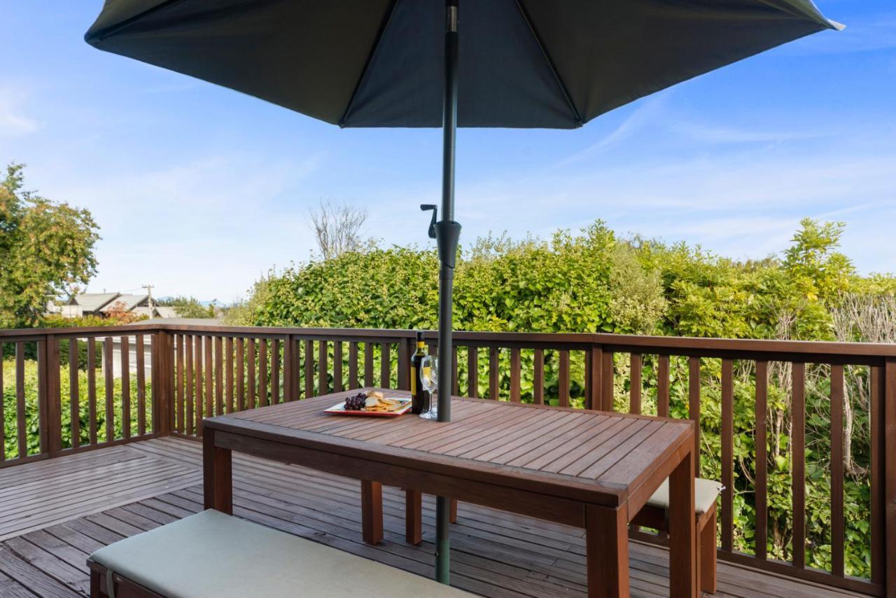 Rainbow Lake House - Lake Taupo Holiday Home Buitenkant foto